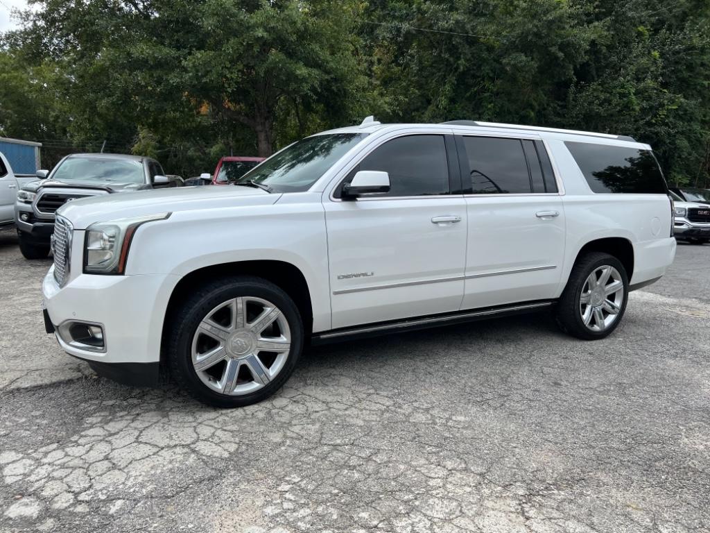 2016 GMC Yukon XL Denali's photo