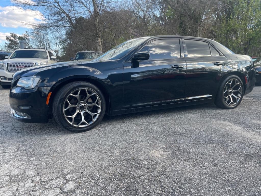 2016 Chrysler 300 S's photo